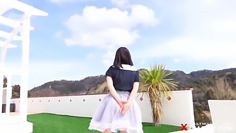 Enjoy The Sensual Curves Of Akane Sagara'S Body As She Sways In G-Milk