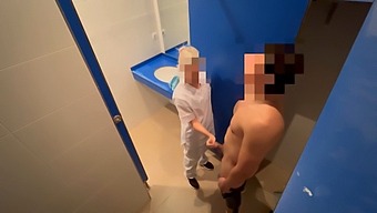 Blowjob And Toilet Cleaning In This Steamy Video