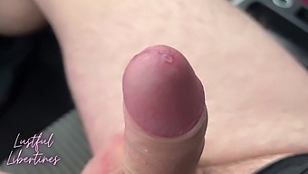 Marital Affair With The Help Of A Friendly Blowjob In The Car