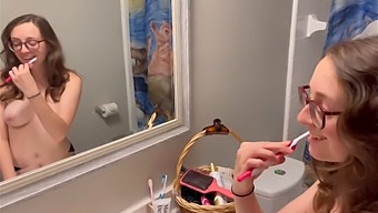 Hd Homemade Video Of A Hot Girl Giving A Blowjob Before Work
