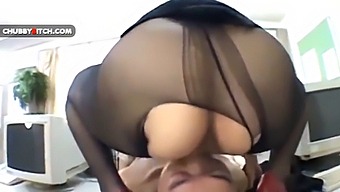 Japanese Office Worker With A Curvy Backside Rides Face To Face