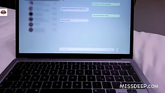 Amateur Teen Blowjob And Hotel Room Sex With Dutch Woman On Business Trip