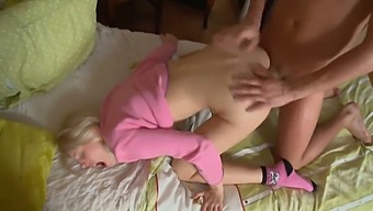 My Stepsister Enters My Room And We Engage In Intense Anal Sex, Causing Her To Experience An Orgasm And Produce Wetness
